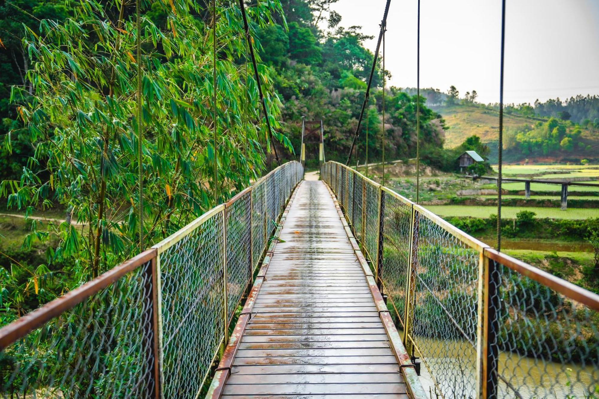 Nha Trong Ban - Mang Den *